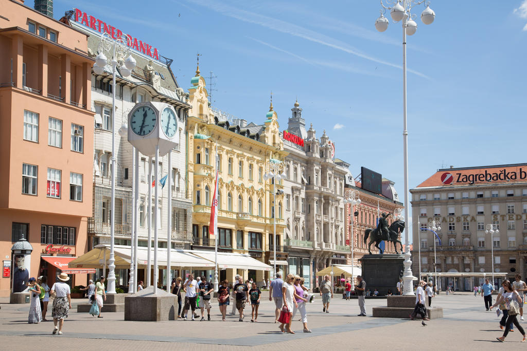Angel Main Square Center Zagreb Apartman Szoba fotó